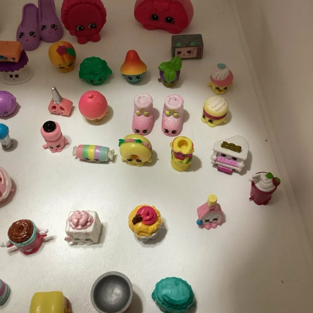 Shopkins 50pcs Moose Mixed Season Loose Toy Action Figures Pre-owned